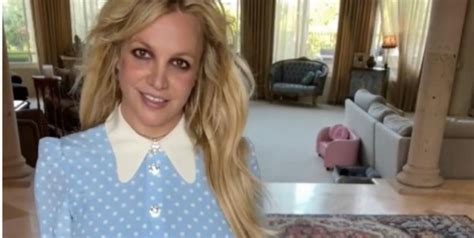 Britney Spears Poses Naked for Mirror Photos: Instagram